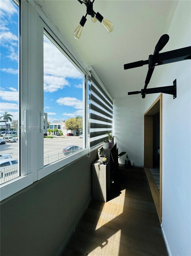 Building Photo - 1555 W 44th Pl