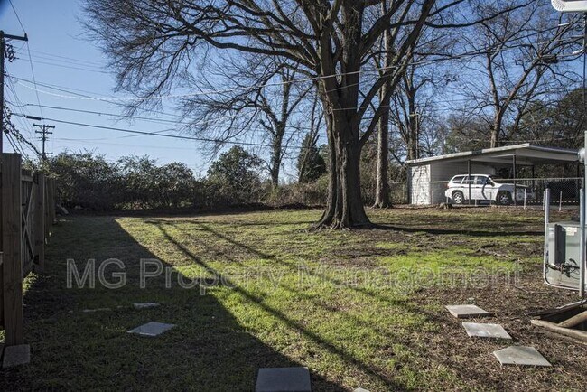 Building Photo - 2401 Greenland Ave