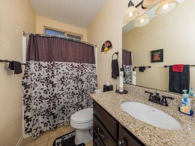 Building Photo - Furnished pool home for rent!