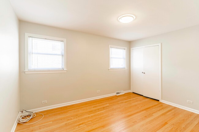 Building Photo - 5218 S Normandy Ave