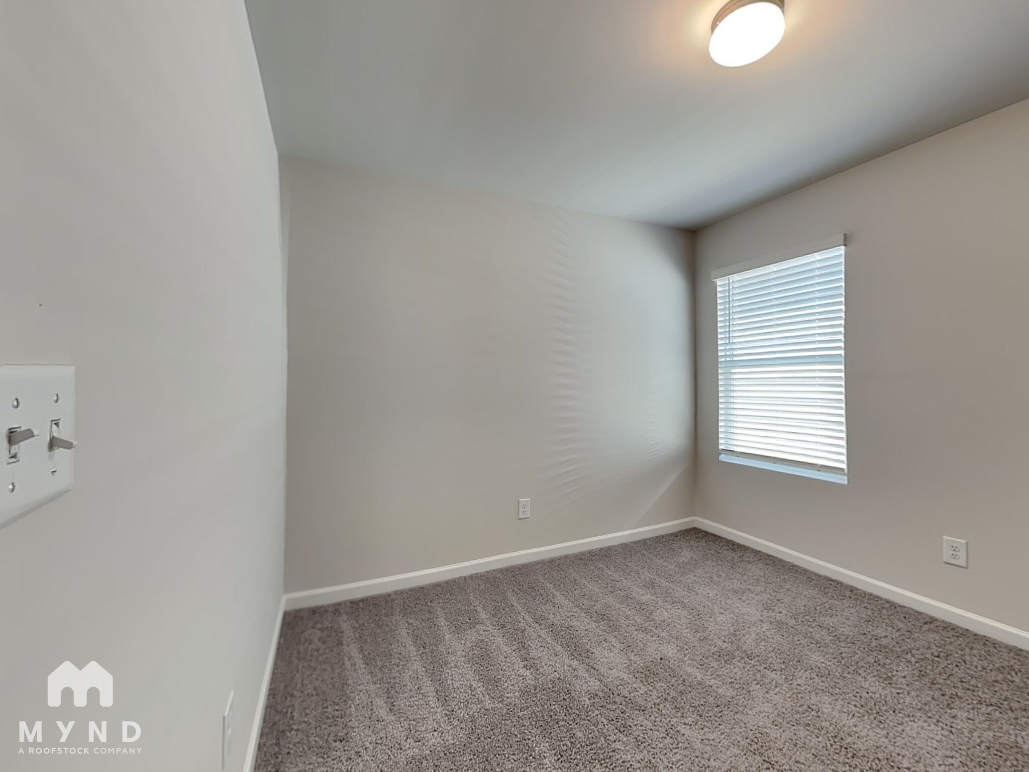 Building Photo - 12384 Waterbury Dr