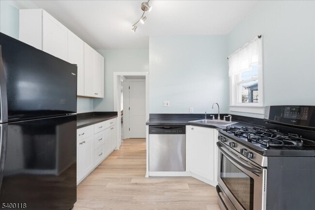 Building Photo - 30 Central Ave