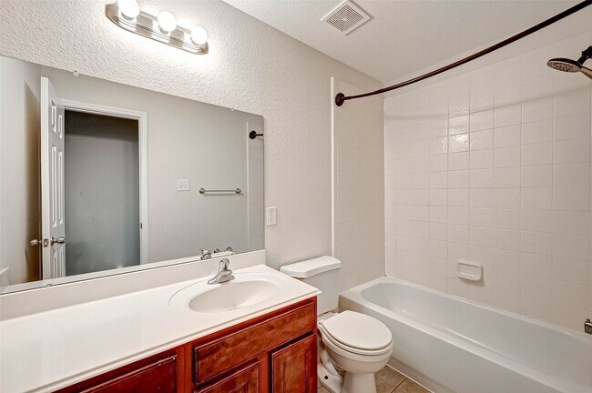 Building Photo - 5127 Birch Manor Ln