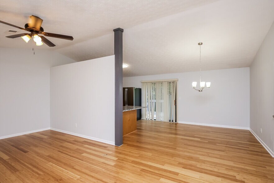 Building Photo - 1890 Lamplighter Way