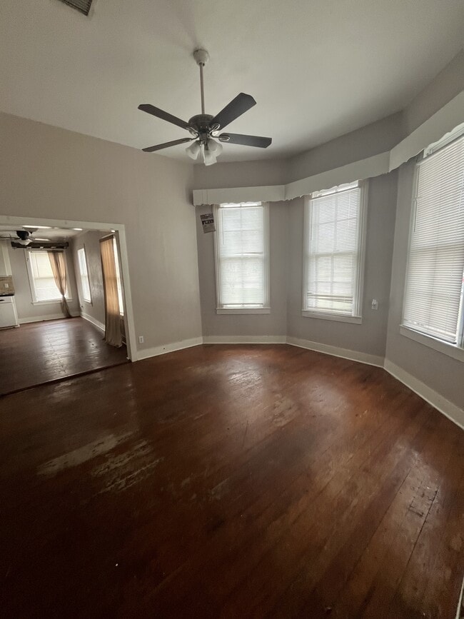 Building Photo - 281 N Houston Ave