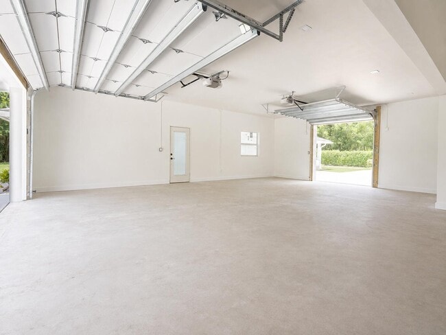 Building Photo - 13884 89th Pl N