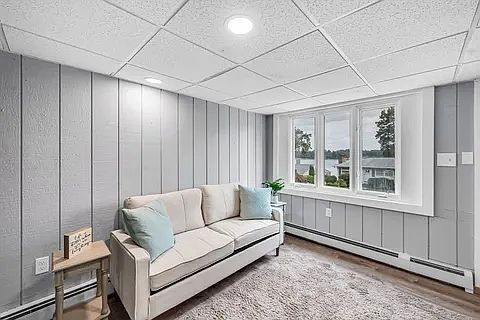 Building Photo - Home is completely renovated