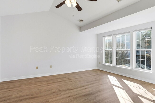 Building Photo - 2930 Queensland Dr