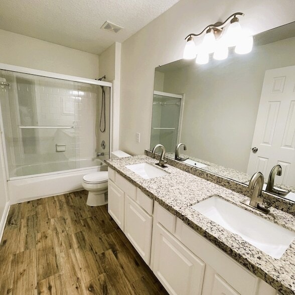 Building Photo - 18143 Holly Forest Dr