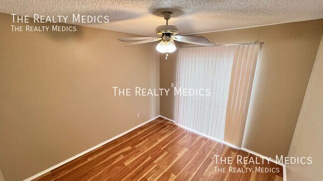 Building Photo - 1107 Isadore Dr