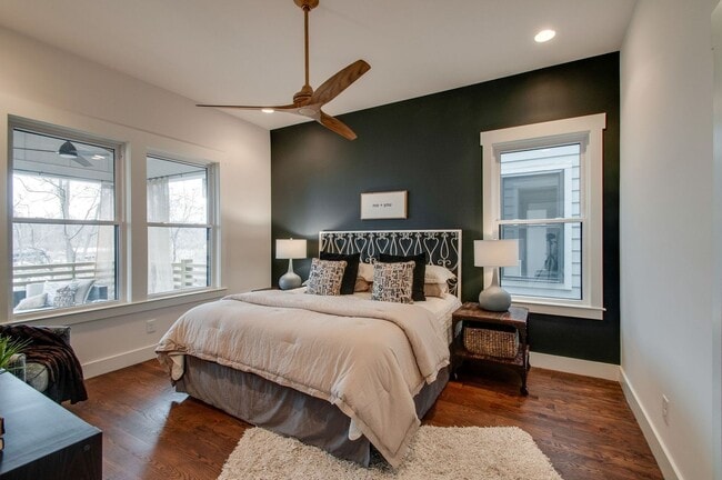 Building Photo - Amazing Location - 3 Bed, 2.5 Bath w/ Vaulted Ceilings and Covered Deck