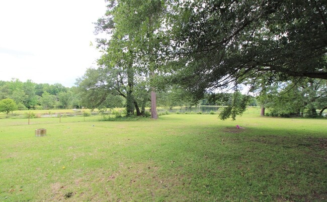 Building Photo - 2660 Nicholson Dr