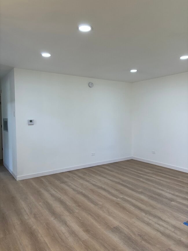 Building Photo - 1650 Division St