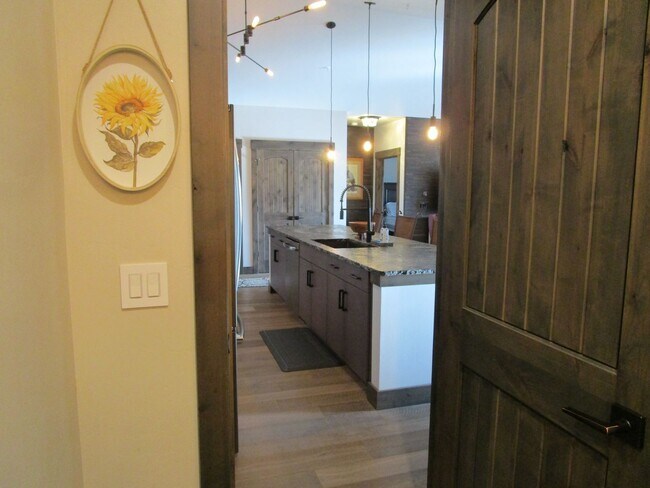 Building Photo - Delightful Monterra 2 Bed 2 Bath Condo wit...