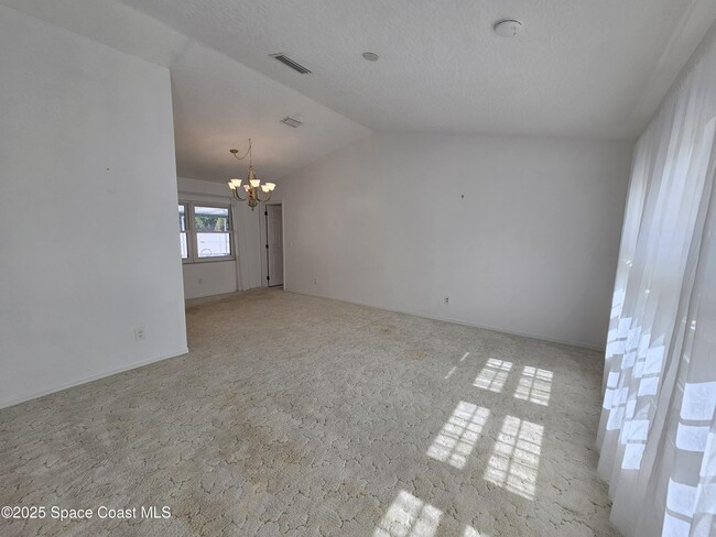 Building Photo - 832 Newfound Harbor Dr