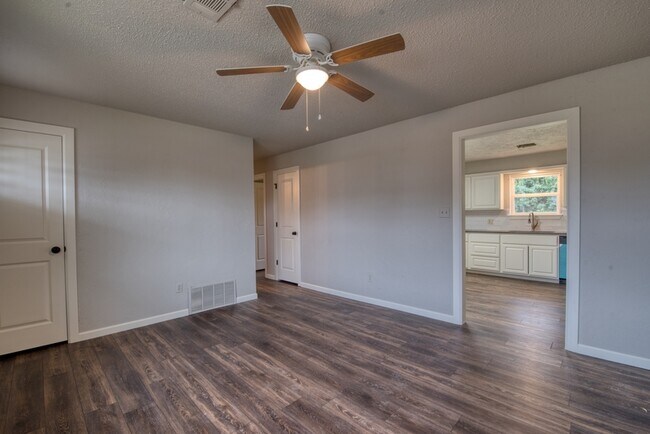 Building Photo - 2828 SW 83rd St