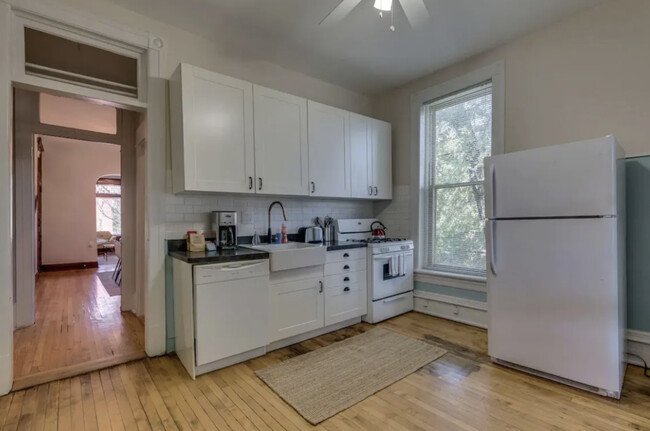 Building Photo - 2701 W Haddon Ave