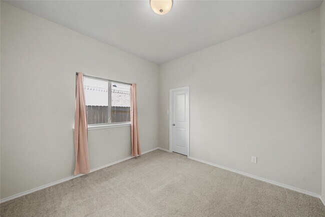 Building Photo - 1207 Carswell Grove Dr