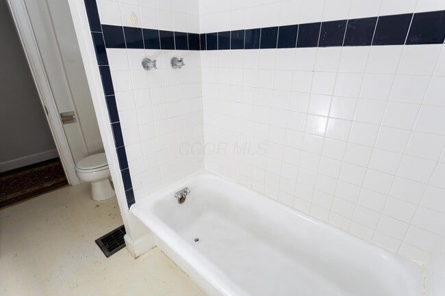 Building Photo - 174 W Weber Rd