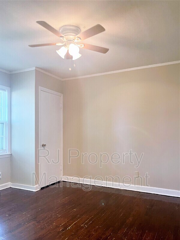 Building Photo - 732 S Greer St