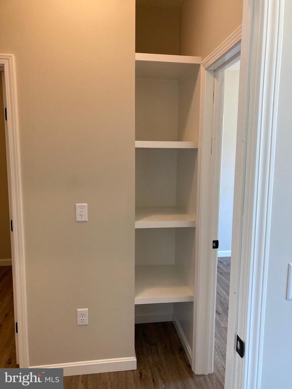 Building Photo - 376 E Main St