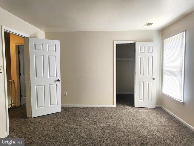Building Photo - 6107 Willow Way