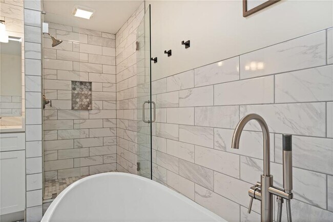 Building Photo - 181 Arrowood Ln