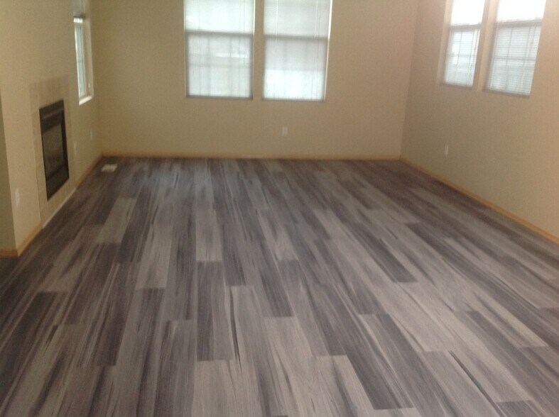 Building Photo - 14362 NE 189th Ct