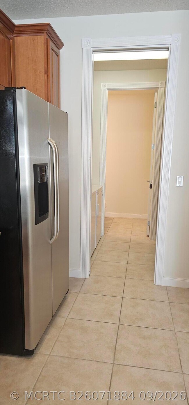 Building Photo - 1173 Islamorada Dr