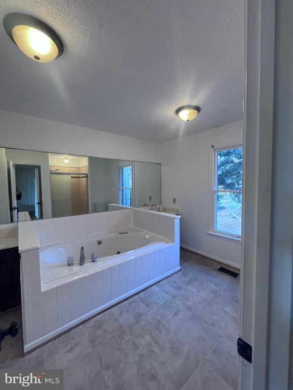 Building Photo - 3012 Cruiser Dr