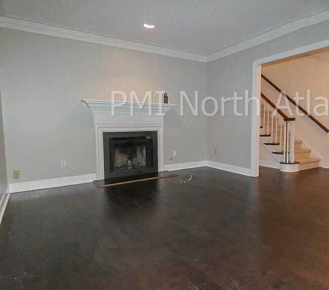 Building Photo - Now Available – Stunning 2-Bedroom Townhom...