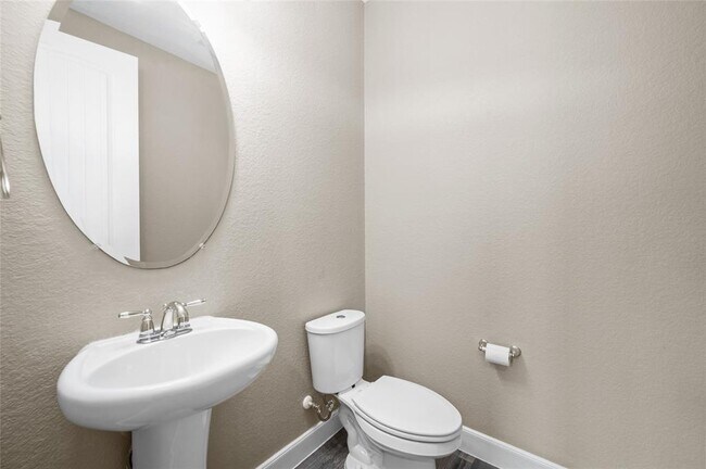 Building Photo - 14014 Phelps Dr