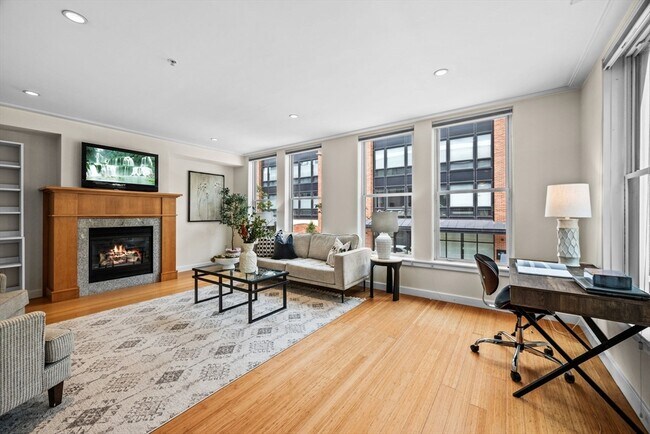 Primary Photo - 335-337-337 W 2nd St