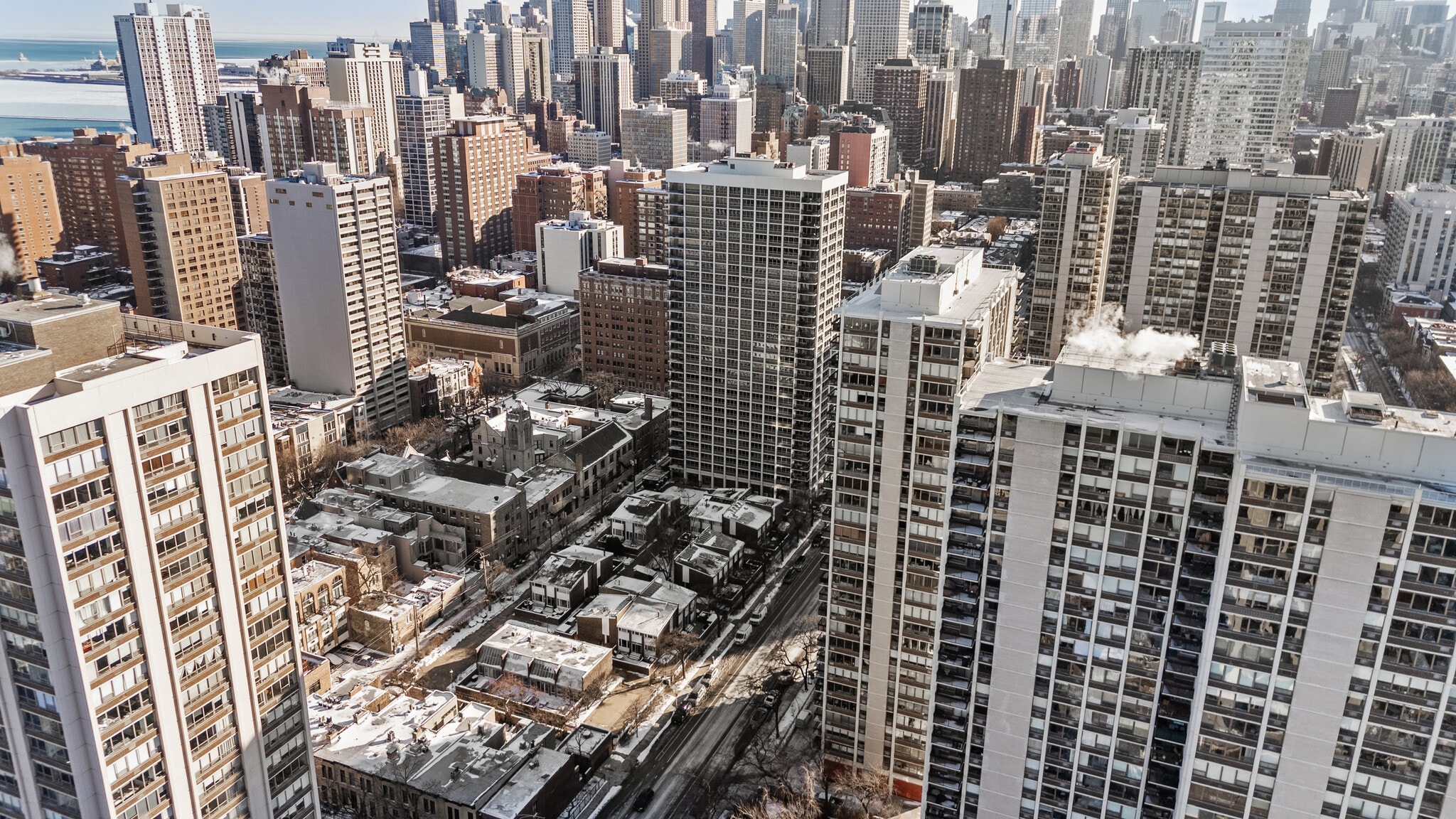 Building Photo - 1460 N Sandburg Ter