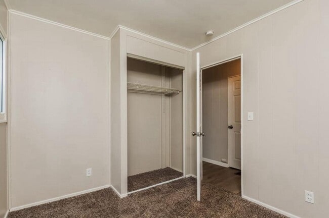 Primary Photo - 1596 Courter St