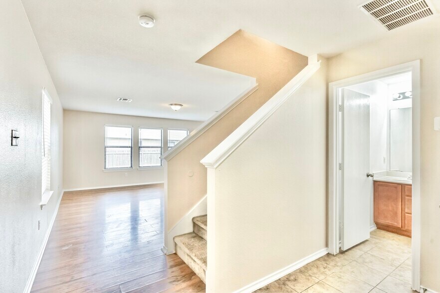 Building Photo - 9147 Sage Loop Ct