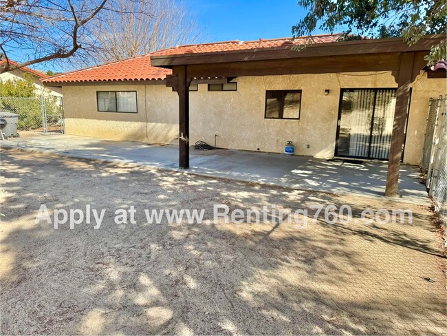 Building Photo - Beautiful and Spacious 3 Bedroom 2 Bathroo...