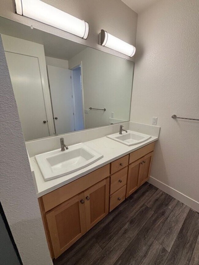 Building Photo - 1758 Thea Ave