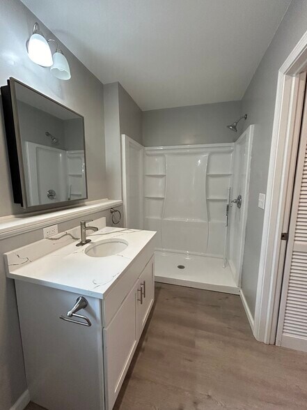 Building Photo - 64 Wooster St