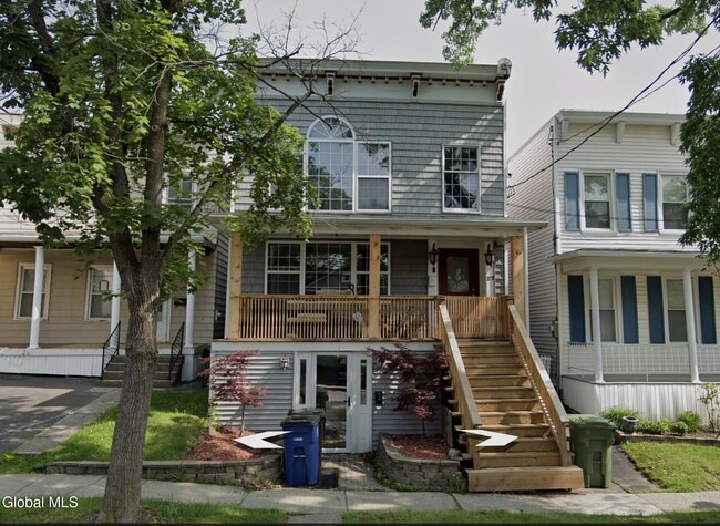 Primary Photo - 27 McElwain Ave