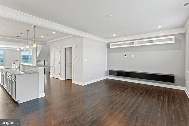 Building Photo - 7086 Executive Way