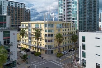 Building Photo - 1212 E Whiting St