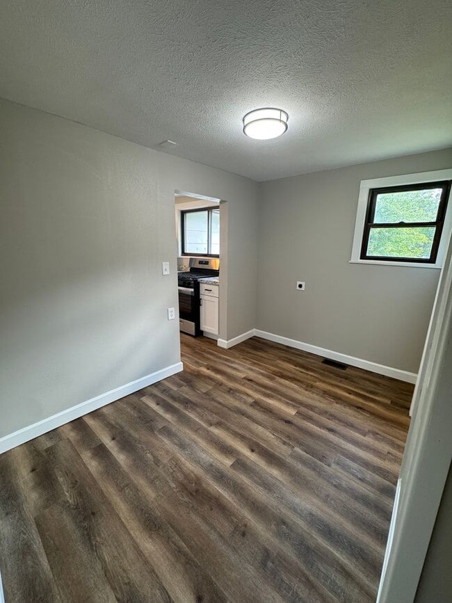 Building Photo - Complete Remodel - Beautiful 4 Bedroom Hou...