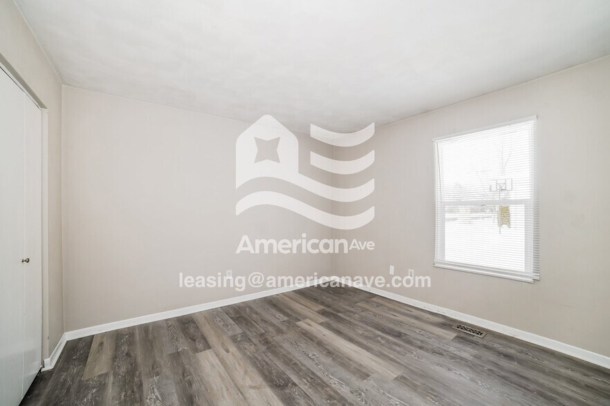 Building Photo - 3703 N Molleck Dr