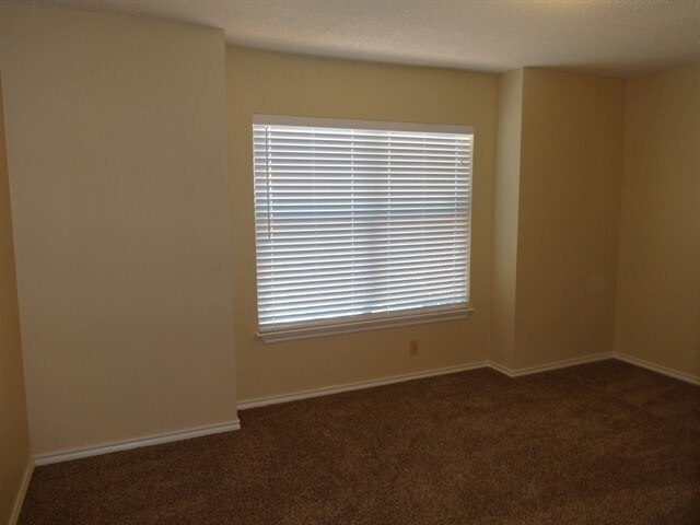 Building Photo - 9307 Sunlit Pt