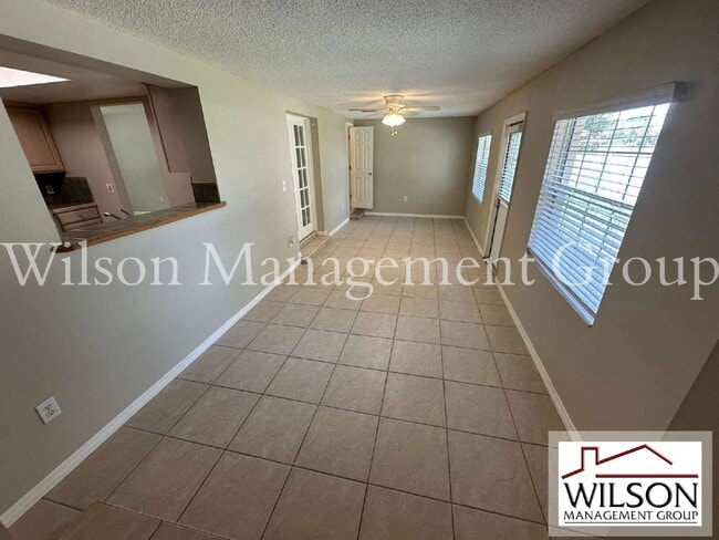 Building Photo - 620 Lakespur Ln
