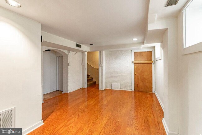 Building Photo - 3512 Lancaster Ave