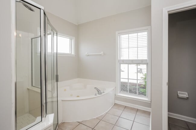 Building Photo - 2675 Meis Ln