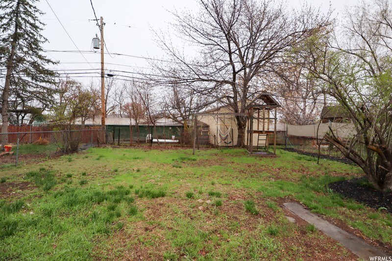 Building Photo - 948 E Atkin Ave