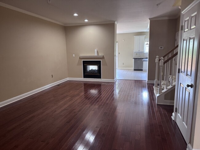 Building Photo - 654 Fawn Cir